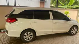 MOBILIO PUTIH 2016