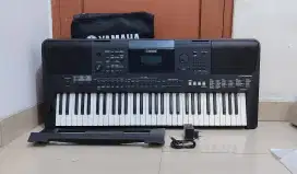 Keyboard Yamaha PSR E453 Spek mantep, bisa Flash disk