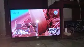 TV DIGITAL PHILIPS 32  + ( breket bawaan philips baru)