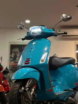 VESPA SPRINT SPECIAL EDITION 2022 ( TERMURAH ) KM 300 perak