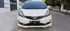 Dijual honda jazz rs matic 2014 dp 30jt