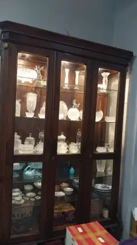 Jual murah kristal 500pk putih 1 lemari