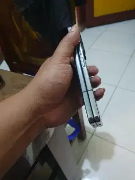 Samsung z fild 4 5g, 12/512 fusett
