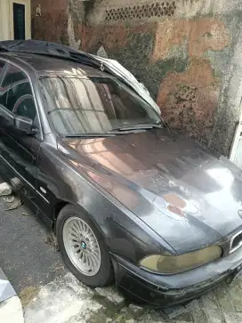 BMW 528i 1997 Bensin