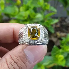 Natural Green Sapphire 2.51 crt