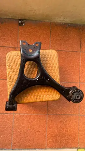 Lower Arm Sayap Depan Kiri Honda Civic FD 2005 - 2011 Asli Copotan