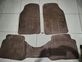 Karpet dasar avanza