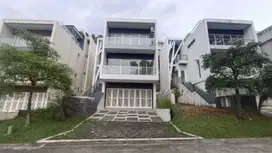 Rumah Mewah Sentul City Rooftop Dekat Pos Security