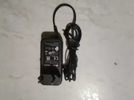 Adaftor Monitor merk LG