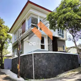 Rumah bagus split level cigadung dago sayap Tubagus Ismail