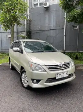 TOYOTA INNOVA G DIESEL 2.5 AT 2011