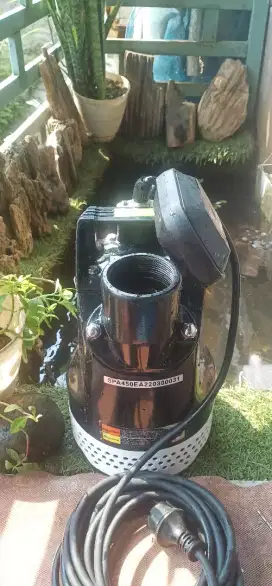 Pompa air celup