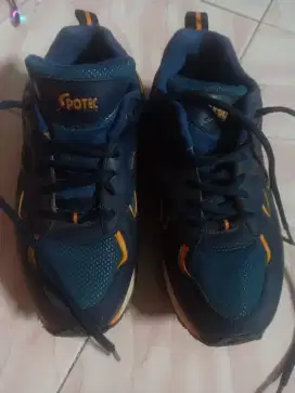 Sepatu cewe sport