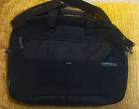 Tas Laptop American Tourister