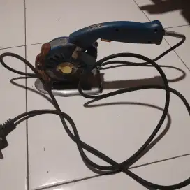 Mesin potong kain kecil