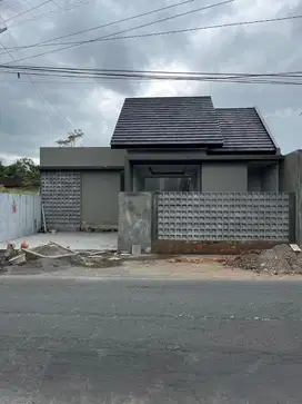 RUMAH BARU INDUSTRIAL MODERN STRATEGIS TEPI JALAN DI PENDOWOHARJO