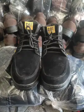 Sepatu boots pria casual