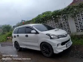 Xenia Automatic tipe R Deluxe 1300Cc Tahun 2012 plat F