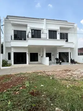 Townhouse 2 lantai di Mahameru,ready stok,Pancoran mas