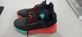 Sepatu basket adidas derrick rose 11 uk 42 2/3