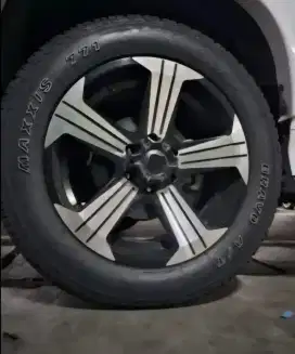 Velg Incubus R20 PCD6x139.7 Black Polish. Velg ban 4pcs.