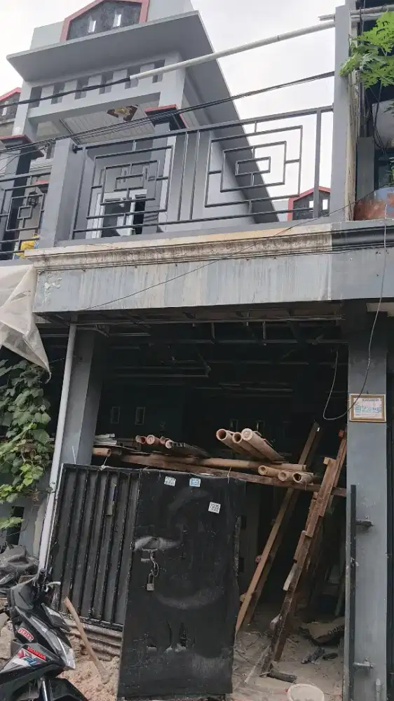 Tukang bangunan cat keramik plafon