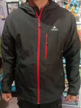 Jaket Eiger Perseverance series M