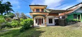 Rumah 2 Lantai Halaman Luas dengan View Gunung di Bogor Barat