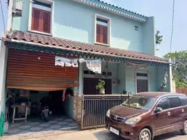 Di jual rumah kokoh permanen 2 lantai di Tangerang selatan