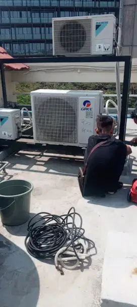 Service Ac,Mesin Cuci,Kulkas,Pompa Air dan Bongkar Pasang AC.