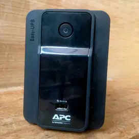 UPS APC Easy UPS BVX 700VA 360W USB Charging BVX700LUI-MS