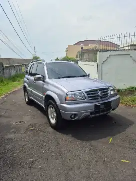 Suzuki ESCUDO 2.0MT. Tahun 2002.