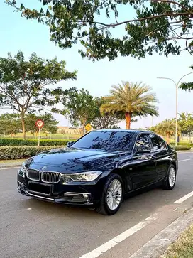 BMW F30 320i Luxury 2.0 N20 A/T 2015 KM LOW !