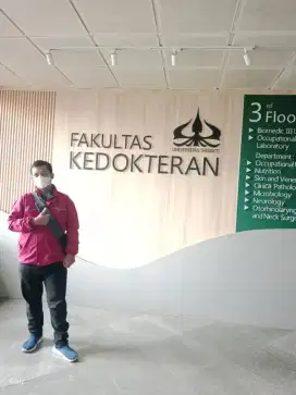 Mencari uang untuk hidup