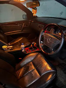 Mercedes-Benz E230 1997 Bensin