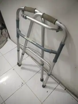 Walker/Alat Bantu Jalan Lansia
