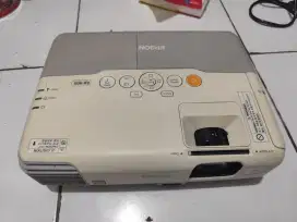 Jual Proyektor Epson EB-905 Siap Pakai – Gambar Terang dan Jernih