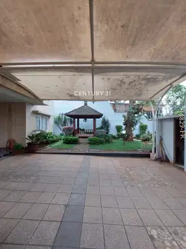 Dijual Rumah Siap Huni Halaman Luas Di Pejaten Barat