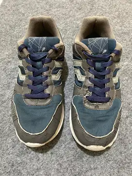 Sepatu Piero Jogger
