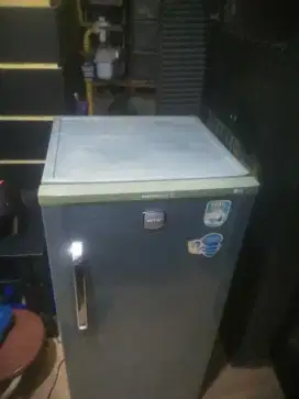 Kulkas satu pintu , merk LG