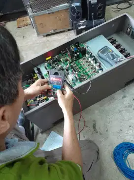 Jasa service elektronik