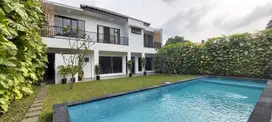 Disewakan atau dijual 4 Bedroom Cozy House in Cilandak- spacious garde