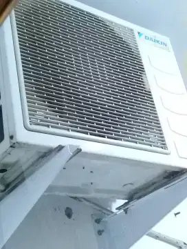 AC MERK DAIKIN 1PK