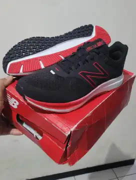 New Balance ori size 43