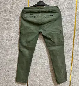 Cargo uniqlo green army size 28