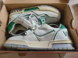 Sepatu Louis Vuitton 39 insol 25