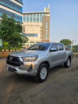 Toyota Hilux 2023 4x4 Plat B asli Tangan 1 Pajak baru