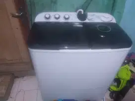 Mesin cuci polytron ukuran besar 14 KG belibaru pemakaian 1bulan lebih