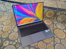 Huawei matebook X pro core i7 ram 16gb ssd 1TB nvidia like new