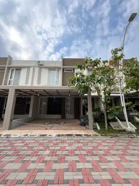 Dekat Kampus UGM! Rumah Mewah 2 Lt dlm Perumahan Elit Vasana Residence